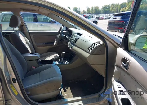 2005 Toyota Camry Le из США, поврежденный, VIN 4T1BE30K95U630284